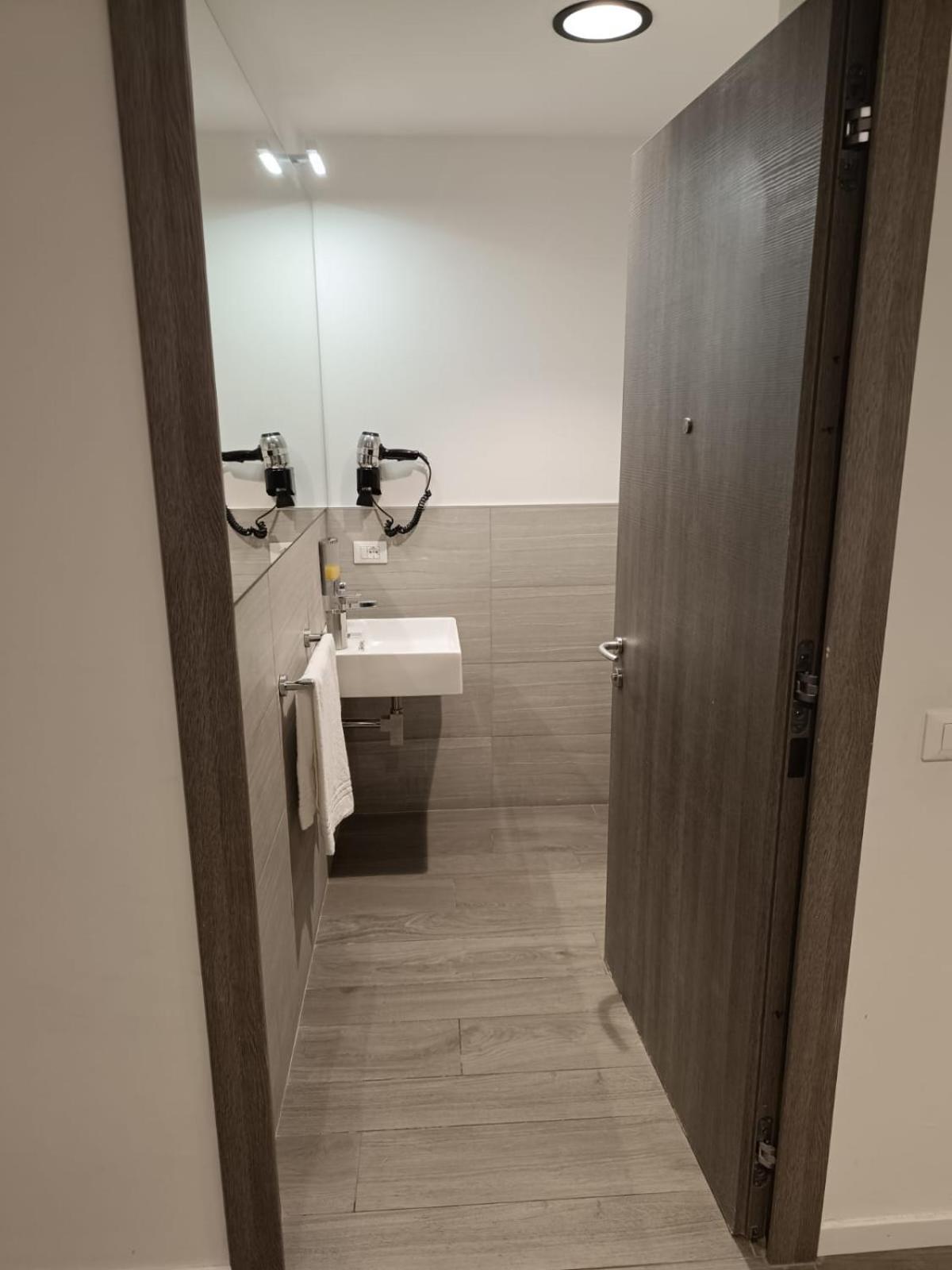 Fasthotel Linate Segrate Esterno foto